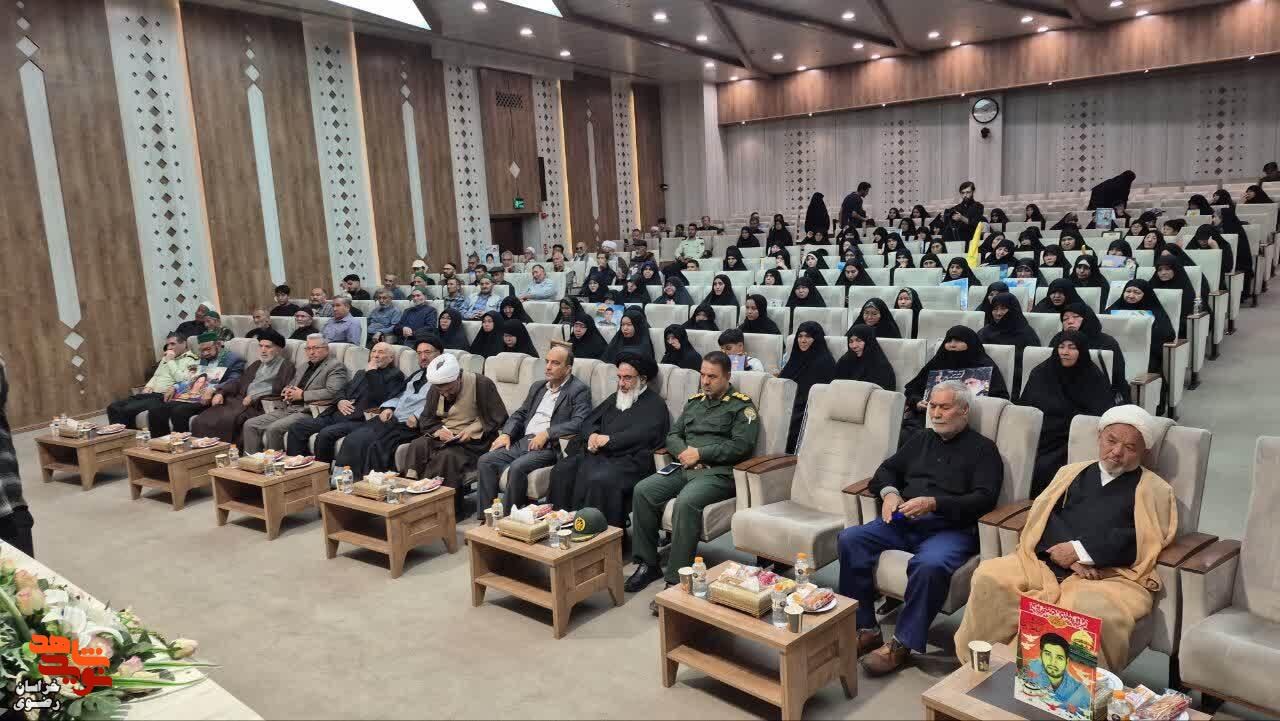 مدیرکل بنیاد شهید خراسان رضوی: یکی از ویژگیهای برجسته شهدای مدافع حرم، مظلومیت آنان و همچنین مظلومیت خانوادههای این شهداست مدیرکل بنیاد شهید خراسان رضوی: یکی از ویژگیهای برجسته شهدای مدافع حرم، مظلومیت آنان و همچنین مظلومیت خانوادههای این شهداست