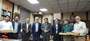 تجلیل مدیرکل بنیاد شهید کهگیلویه و بویراحمد از سردبیر و خبرنگار «نوید شاهد» و «ایثار» استان