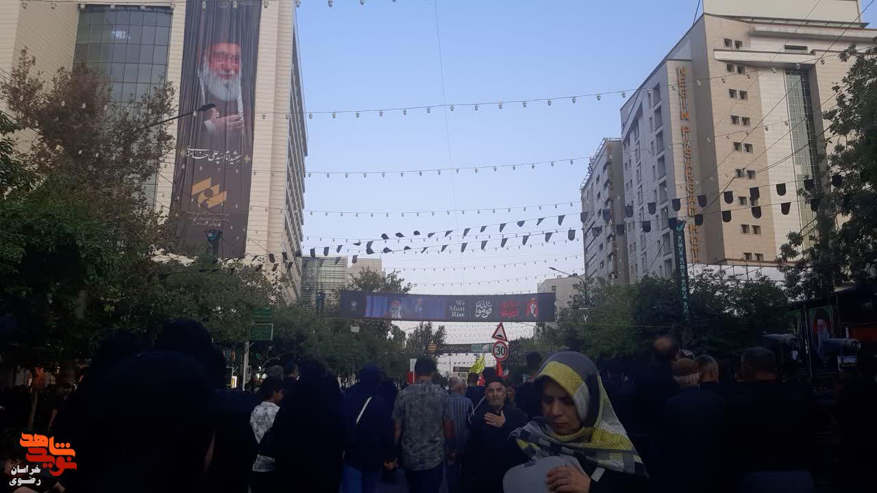 گزارش تصویری/ تصاویری از حضور دلدادگان و عاشقان حضرت امام رضا (ع) در سوگ شهادت آن امام مهربانیها گزارش تصویری/ تصاویری از حضور دلدادگان و عاشقان حضرت امام رضا (ع) در سوگ شهادت آن امام مهربانیها