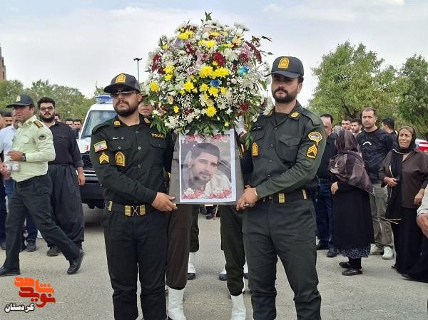 پیکر شهید مرزبان علی باوهای در سقز تشییع و خاکسپاری شد پیکر شهید مرزبان علی باوهای در سقز تشییع و خاکسپاری شد