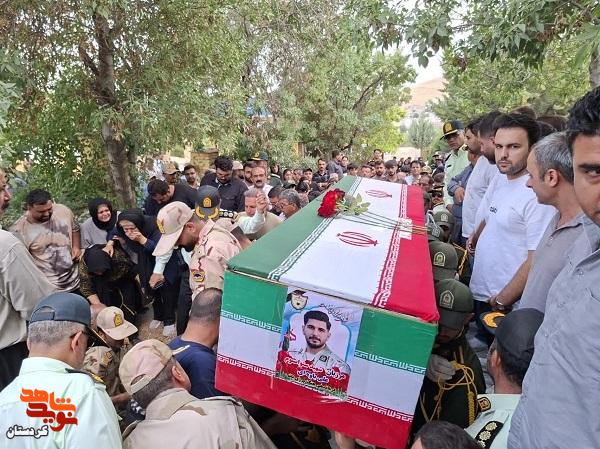 پیکر شهید مرزبان علی باوهای در سقز تشییع و خاکسپاری شد پیکر شهید مرزبان علی باوهای در سقز تشییع و خاکسپاری شد