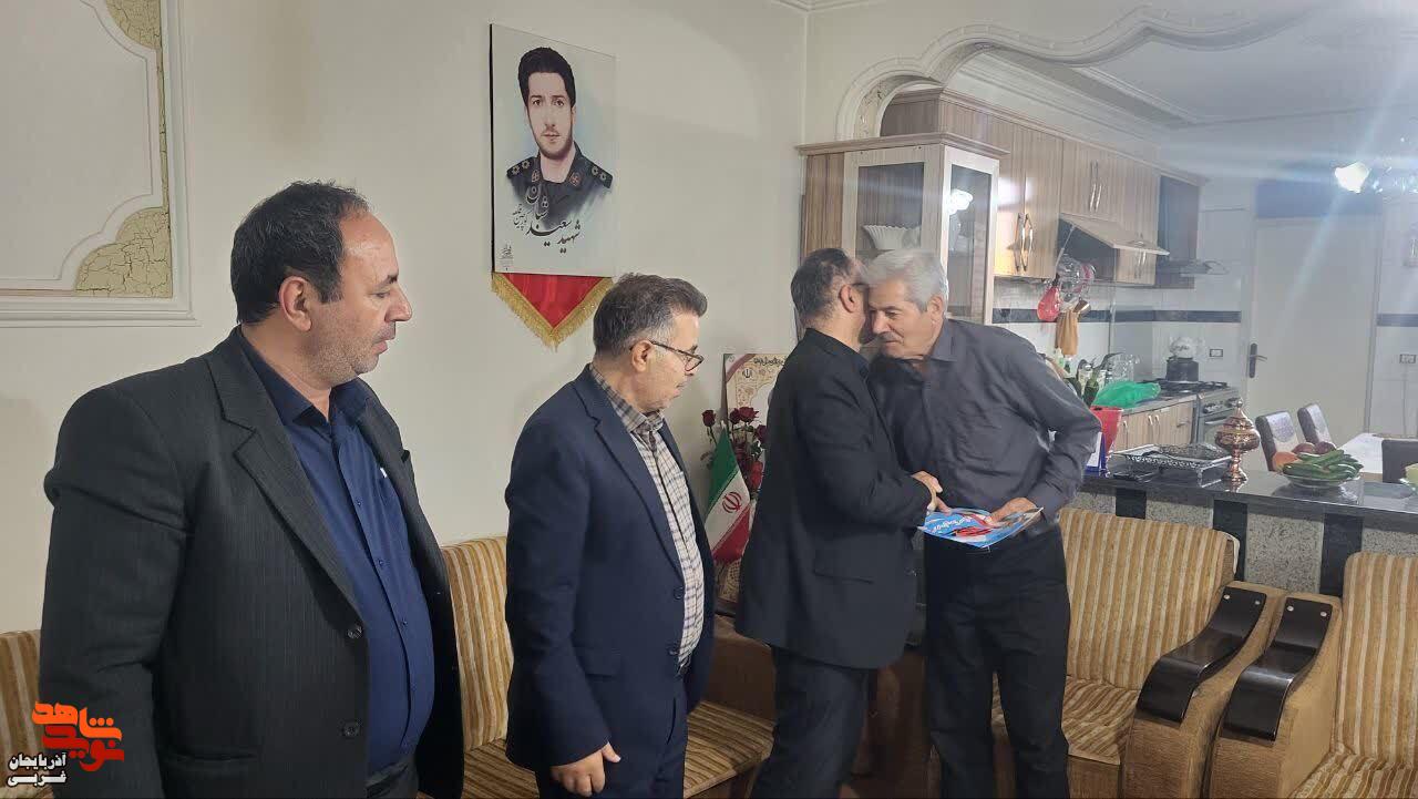 دیدار معاون سیاسی استاندار آذربایجان‌غربی و مدیرکل بنیاد شهید استان با خانواده شهید مدافع حرم «سعید شعبان»