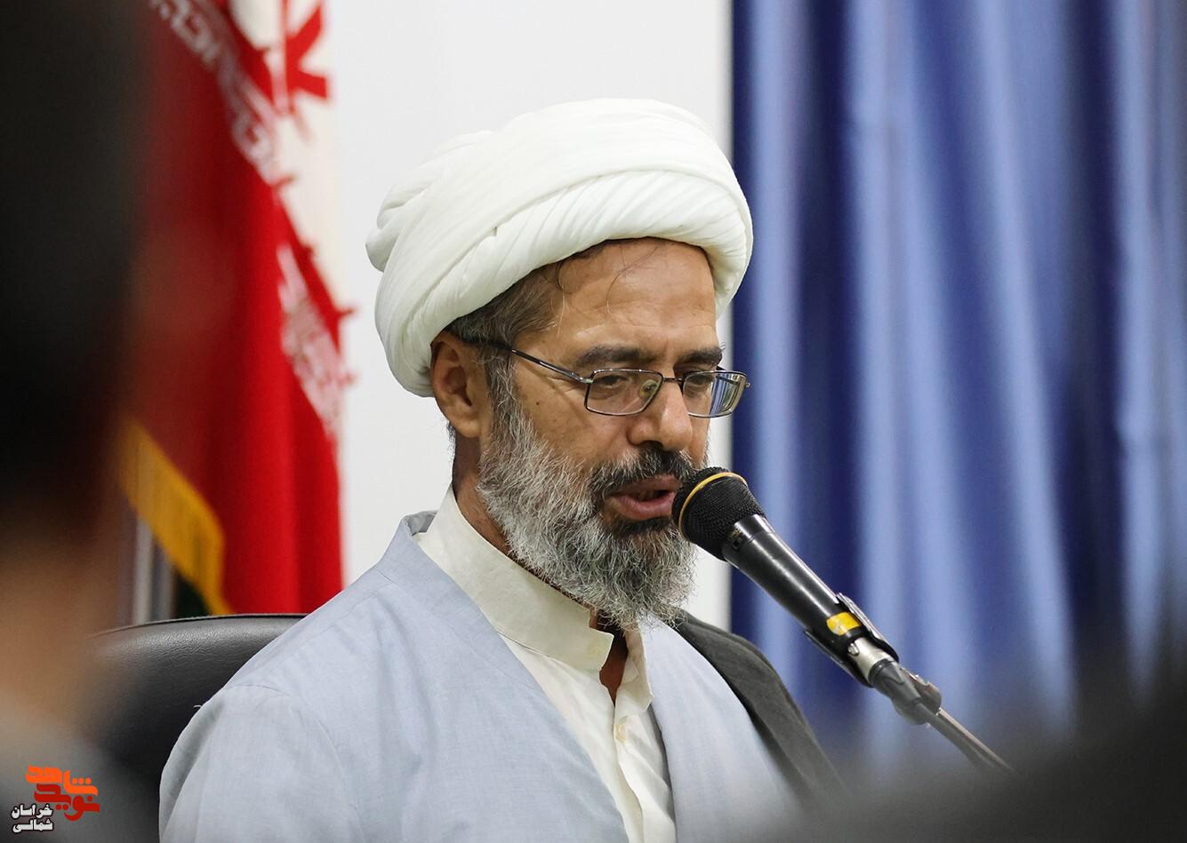 آزادگان، نماد استقامت، و مایه افتخار نظام مقدس جمهوری اسلامی هستند آزادگان، نماد استقامت، و مایه افتخار نظام مقدس جمهوری اسلامی هستند