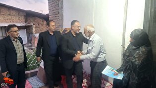 دیدار معاون سیاسی استاندار  و مدیرکل بنیاد شهید  استان با خانواده شهید مدافع حرم «مصطفی قاسم‌پور»