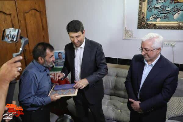 دیدار وزیر ارتباطات و فناوری اطلاعات با خانواده شهید «امیر بهادر مایوان» + تصاویر دیدار وزیر ارتباطات و فناوری اطلاعات با خانواده شهید «امیر بهادر مایوان» + تصاویر