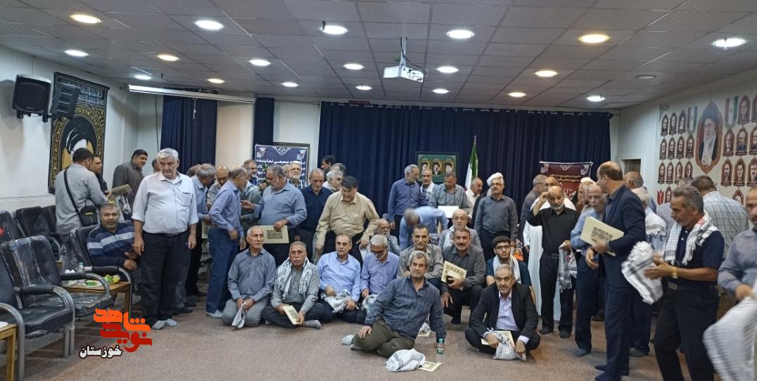 گزارش/ دیدار صمیمی نماینده ولی فقیه در خوزستان با آزادگان سرافراز به مناسبت ۲۶ مرداد گزارش/ دیدار صمیمی نماینده ولی فقیه در خوزستان با آزادگان سرافراز به مناسبت ۲۶ مرداد