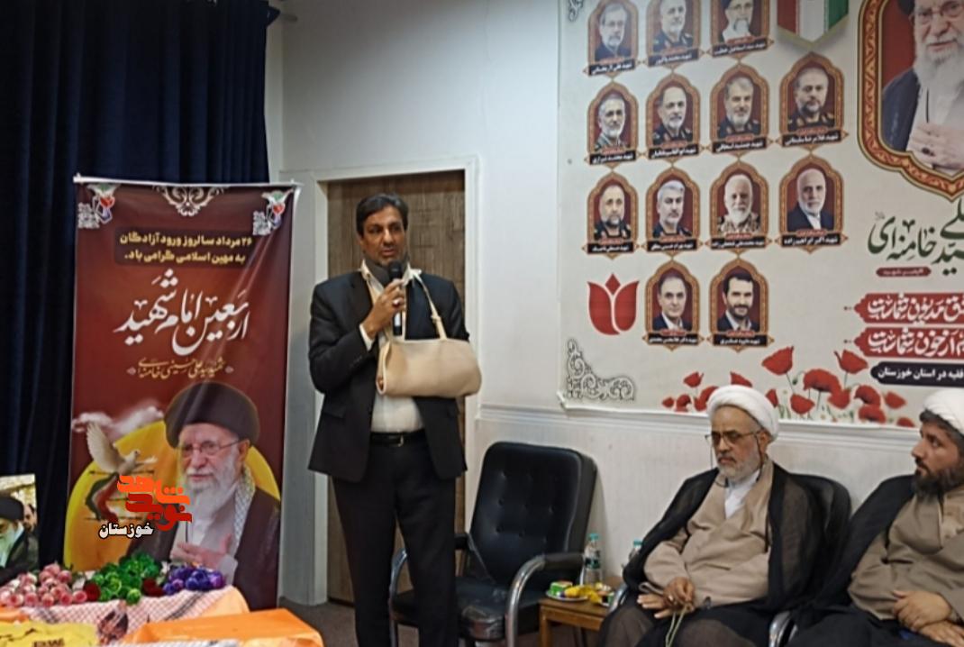 گزارش/ دیدار صمیمی نماینده ولی فقیه در خوزستان با آزادگان سرافراز به مناسبت ۲۶ مرداد گزارش/ دیدار صمیمی نماینده ولی فقیه در خوزستان با آزادگان سرافراز به مناسبت ۲۶ مرداد