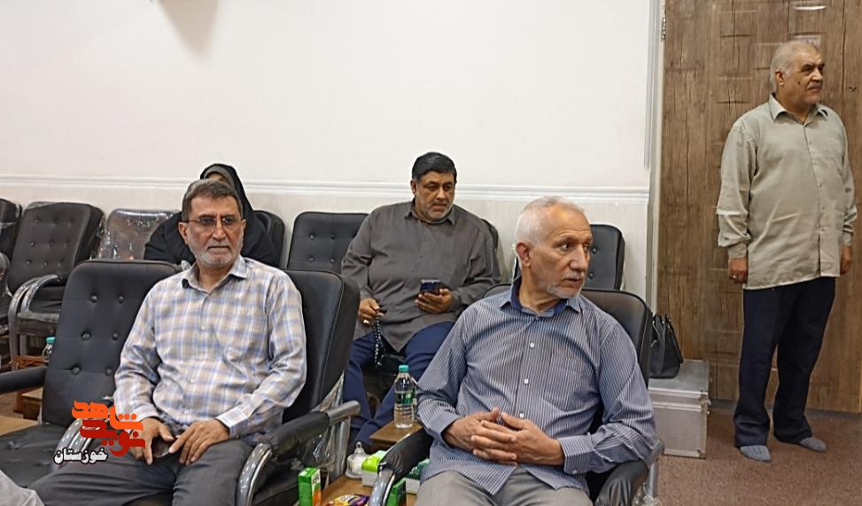 گزارش تصویری / دیدار صمیمی نماینده ولیفقیه در خوزستان با آزادگان سرافراز به مناسبت ۲۶ مرداد در اهواز گزارش تصویری / دیدار صمیمی نماینده ولیفقیه در خوزستان با آزادگان سرافراز به مناسبت ۲۶ مرداد در اهواز