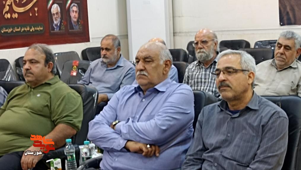 گزارش تصویری / دیدار صمیمی نماینده ولیفقیه در خوزستان با آزادگان سرافراز به مناسبت ۲۶ مرداد در اهواز گزارش تصویری / دیدار صمیمی نماینده ولیفقیه در خوزستان با آزادگان سرافراز به مناسبت ۲۶ مرداد در اهواز