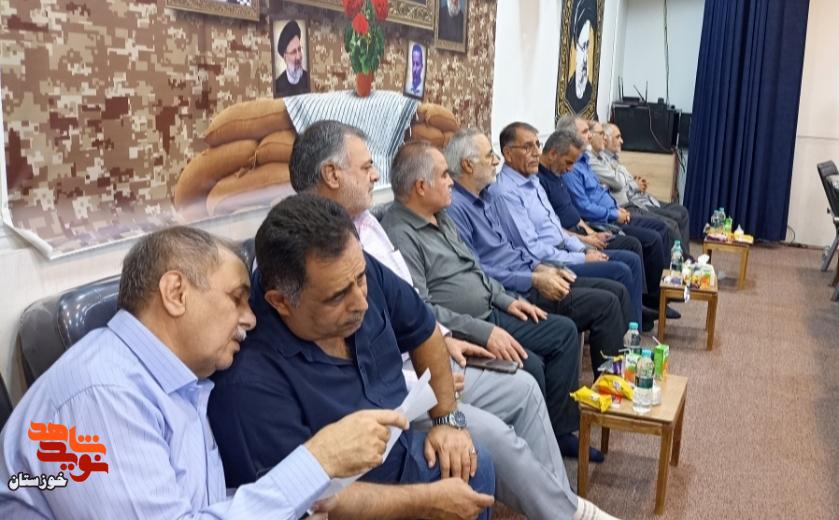 گزارش تصویری / دیدار صمیمی نماینده ولیفقیه در خوزستان با آزادگان سرافراز به مناسبت ۲۶ مرداد در اهواز گزارش تصویری / دیدار صمیمی نماینده ولیفقیه در خوزستان با آزادگان سرافراز به مناسبت ۲۶ مرداد در اهواز
