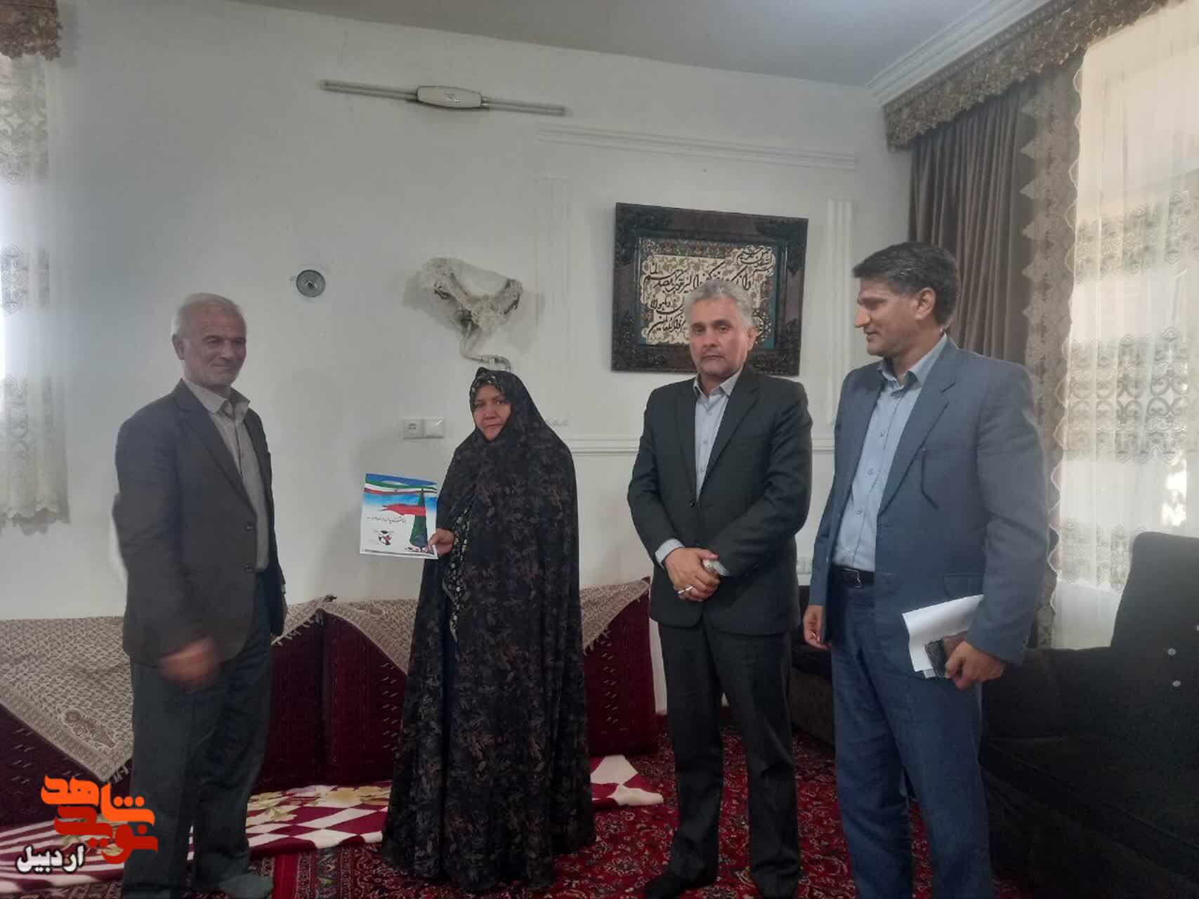 دیدار با آزادگان سرافراز و خانواده‌های آنان در اردبیل+ عکس