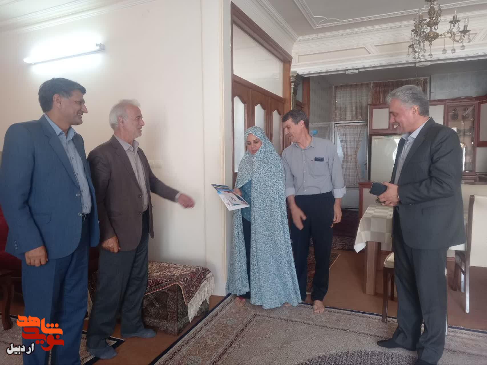 دیدار با آزادگان سرافراز و خانواده‌های آنان در اردبیل+ عکس