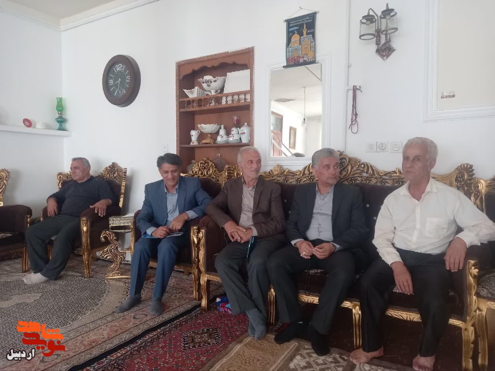 دیدار با آزادگان سرافراز و خانواده‌های آنان در اردبیل+ عکس