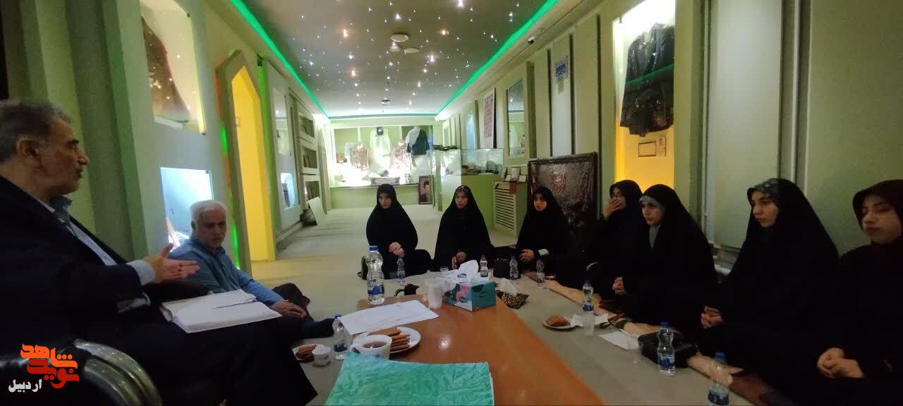 برگزاری جلسات کانون هم اندیشی انقلاب اسلامی در موزه شهدای اردبیل+ عکس برگزاری جلسات کانون هم اندیشی انقلاب اسلامی در موزه شهدای اردبیل+ عکس
