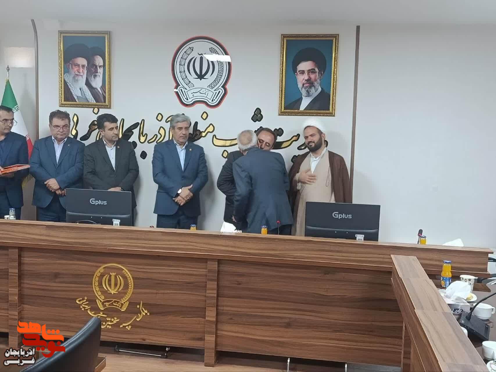 مراسم تجلیل از کارکنان آزاده بانک سپه در ارومیه مراسم تجلیل از کارکنان آزاده بانک سپه در ارومیه