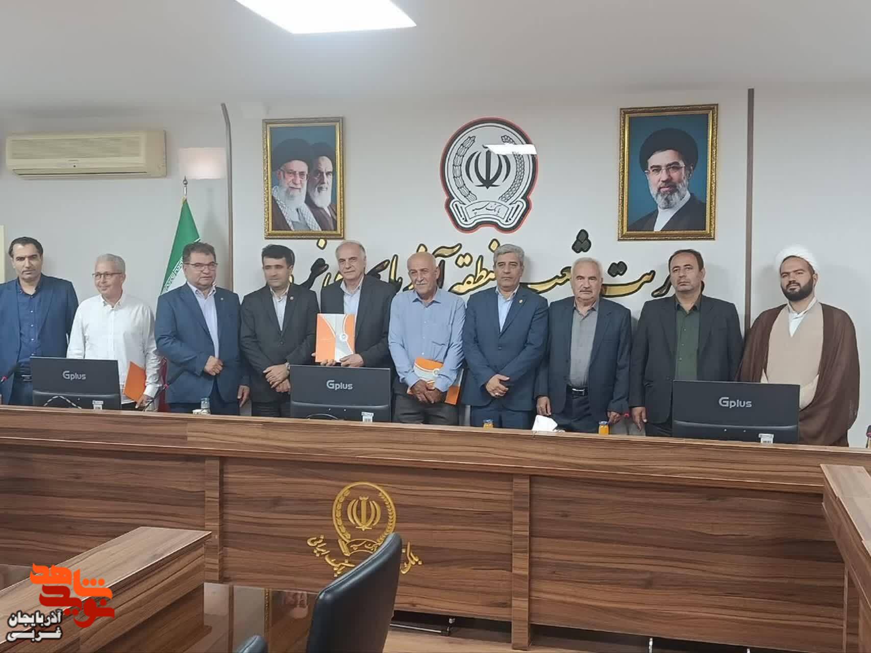 مراسم تجلیل از کارکنان آزاده بانک سپه در ارومیه مراسم تجلیل از کارکنان آزاده بانک سپه در ارومیه