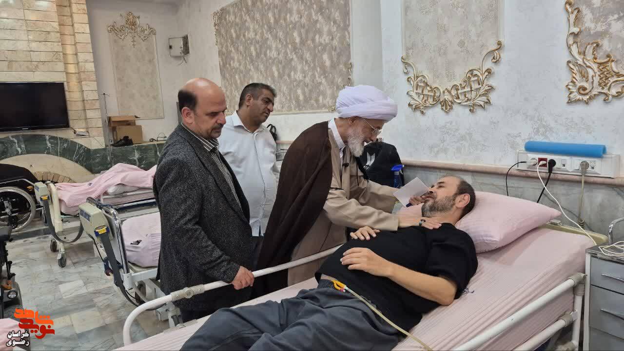 دیدار نماینده ولی فقیه در بنیاد خراسان رضوی با جانبازان ۷۰ درصد نخاعی در آسایشگاه امام خمینی (ره)