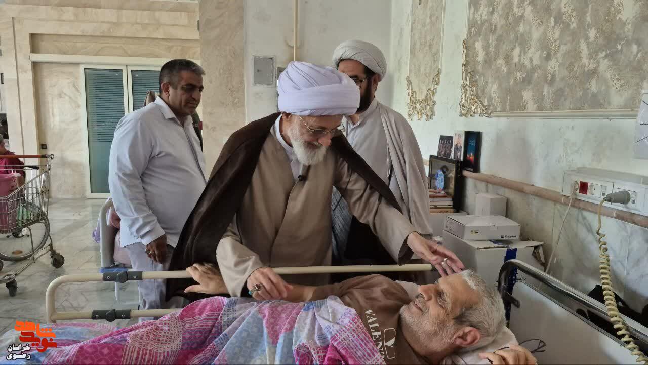 دیدار نماینده ولی فقیه در بنیاد خراسان رضوی با جانبازان ۷۰ درصد نخاعی در آسایشگاه امام خمینی (ره)