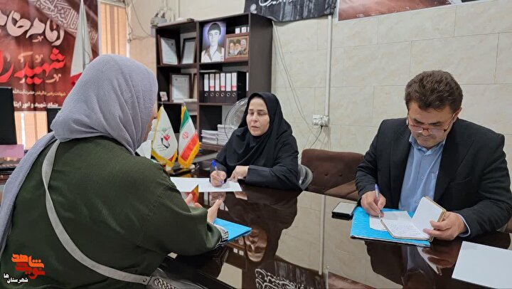 برپایی میز خدمت و پاسخگویی به ایثارگران در میز خدمت پردیس به روایت تصویر