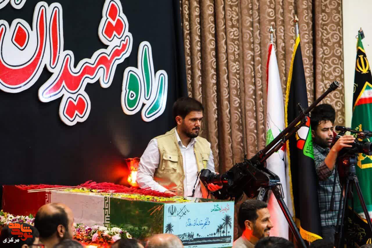 عکاس-خبرنگاری که روایت ایثار را در قاب تصویر ثبت میکند عکاس-خبرنگاری که روایت ایثار را در قاب تصویر ثبت میکند
