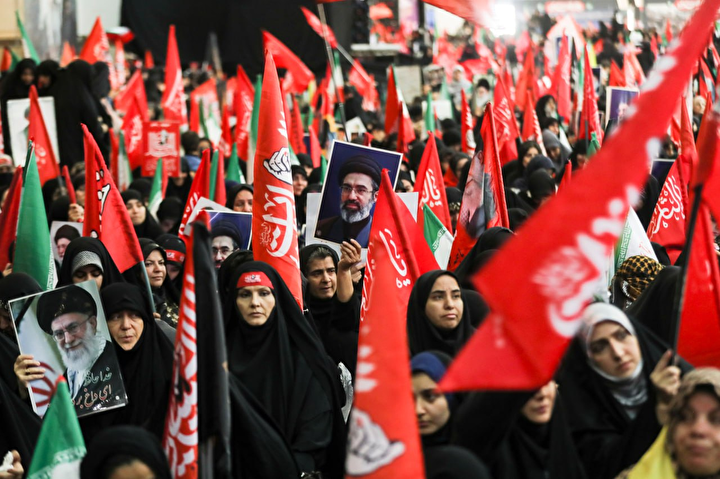 بزرگداشت چهلم «آقای شهید ایران»؛ وعده‌ی صادق ملت برای ادامه راه شهدا