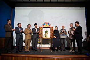  آیین رونمایی از کتاب «تا بهمن سیگار نمی کشم » در قزوین برگزار شد