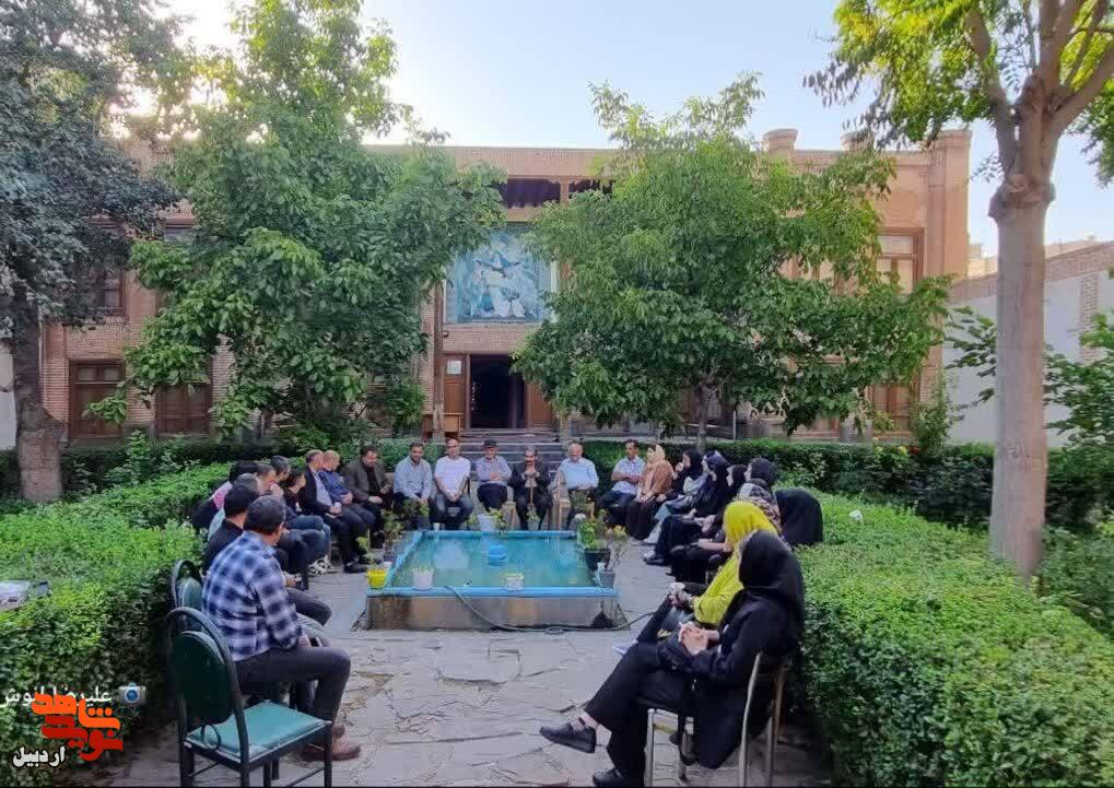 برگزاری کارگاه شعر با موضوع بازگشت آزادگان در اردبیل برگزاری کارگاه شعر با موضوع بازگشت آزادگان در اردبیل