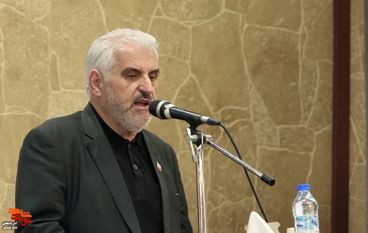 آیین تجلیل از خانوادههای شهدای جنگ تحمیلی ۱۲ روزه در تبریز آیین تجلیل از خانوادههای شهدای جنگ تحمیلی ۱۲ روزه در تبریز