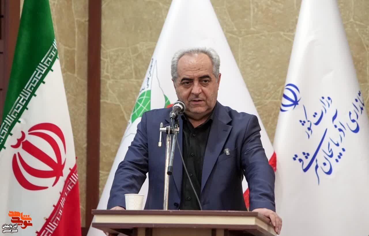 آیین تجلیل از خانوادههای شهدای جنگ تحمیلی ۱۲ روزه در تبریز آیین تجلیل از خانوادههای شهدای جنگ تحمیلی ۱۲ روزه در تبریز