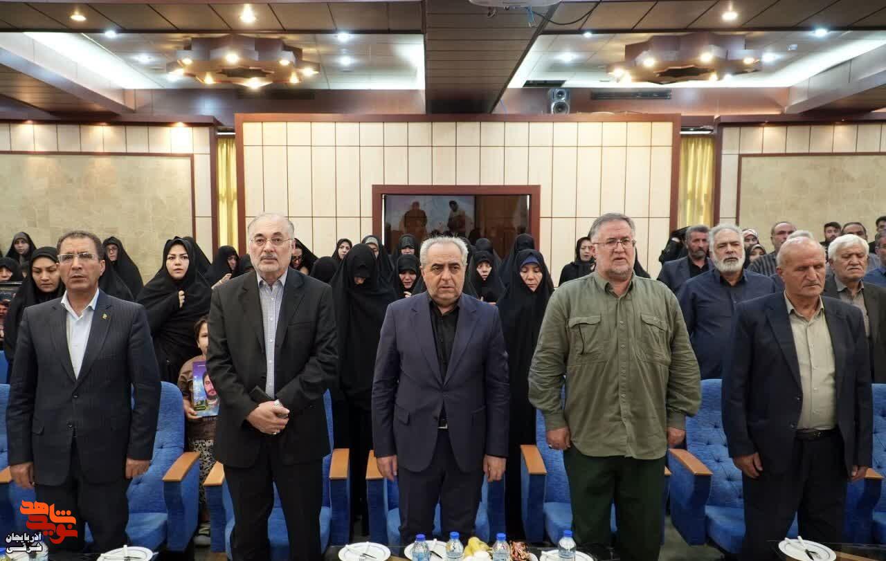 آیین تجلیل از خانوادههای شهدای جنگ تحمیلی ۱۲ روزه در تبریز آیین تجلیل از خانوادههای شهدای جنگ تحمیلی ۱۲ روزه در تبریز