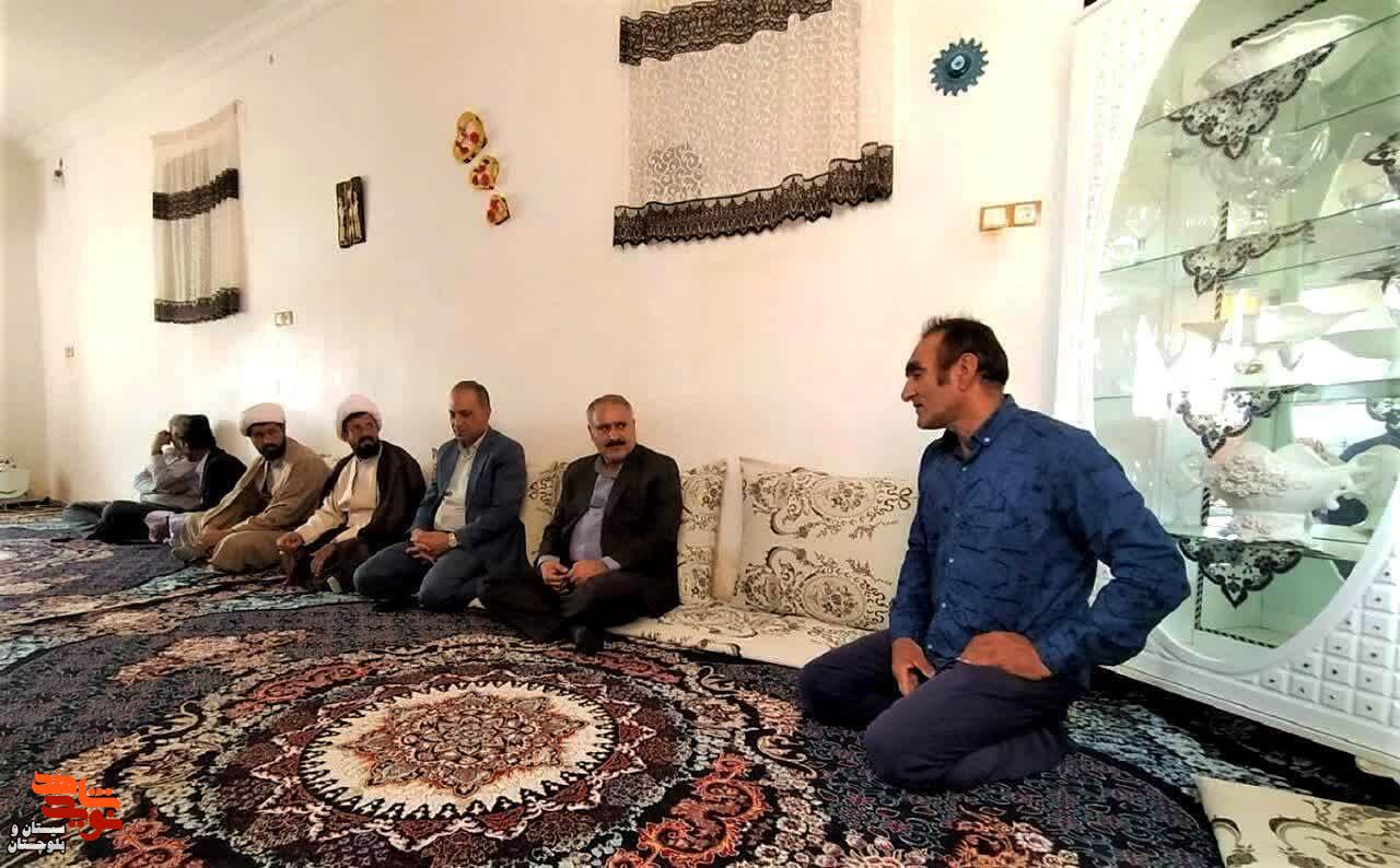 آزادگان؛ اسوههای صبر و استقامت در مسیر عزت و سربلندی ایران اسلامی آزادگان؛ اسوههای صبر و استقامت در مسیر عزت و سربلندی ایران اسلامی