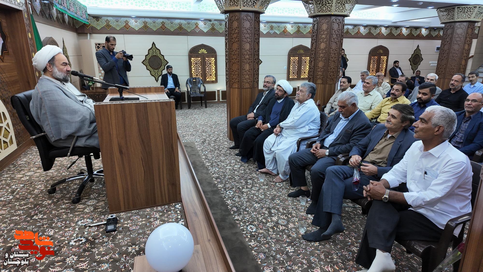 آزادگان اسطورههای صبر و نماد انسان قوی هستند آزادگان اسطورههای صبر و نماد انسان قوی هستند