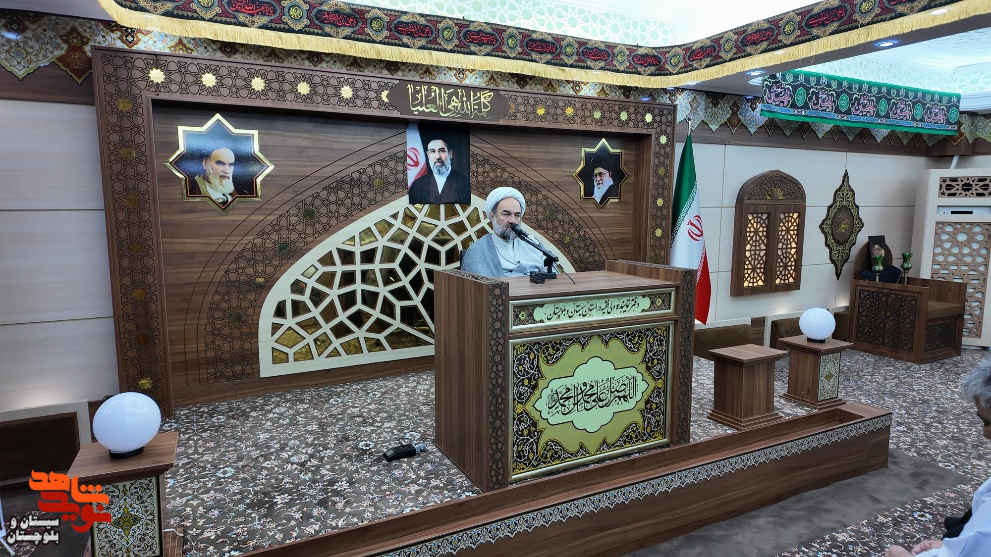 آزادگان اسطورههای صبر و نماد انسان قوی هستند آزادگان اسطورههای صبر و نماد انسان قوی هستند