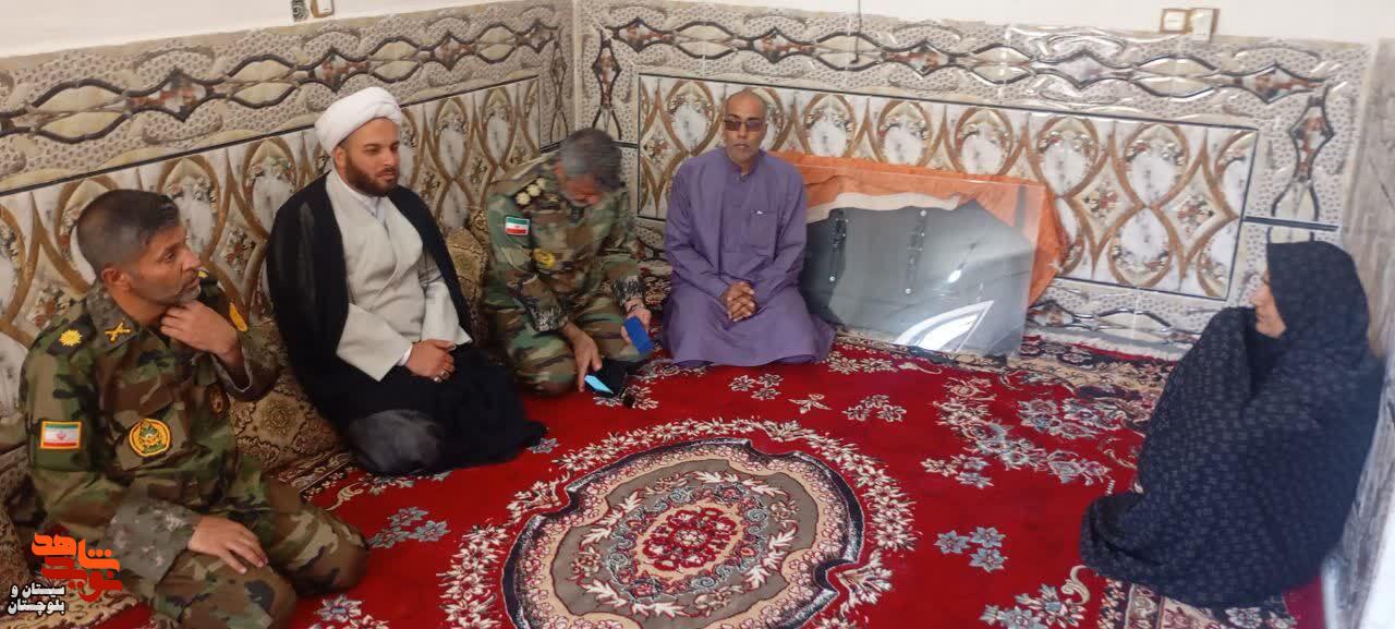 تجلیل از آزادگان سرافراز خاش با حضور مسئولان نظامی و اجرایی تجلیل از آزادگان سرافراز خاش با حضور مسئولان نظامی و اجرایی