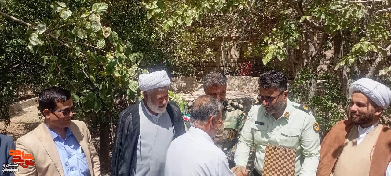 تجلیل از آزادگان سرافراز خاش با حضور مسئولان نظامی و اجرایی تجلیل از آزادگان سرافراز خاش با حضور مسئولان نظامی و اجرایی