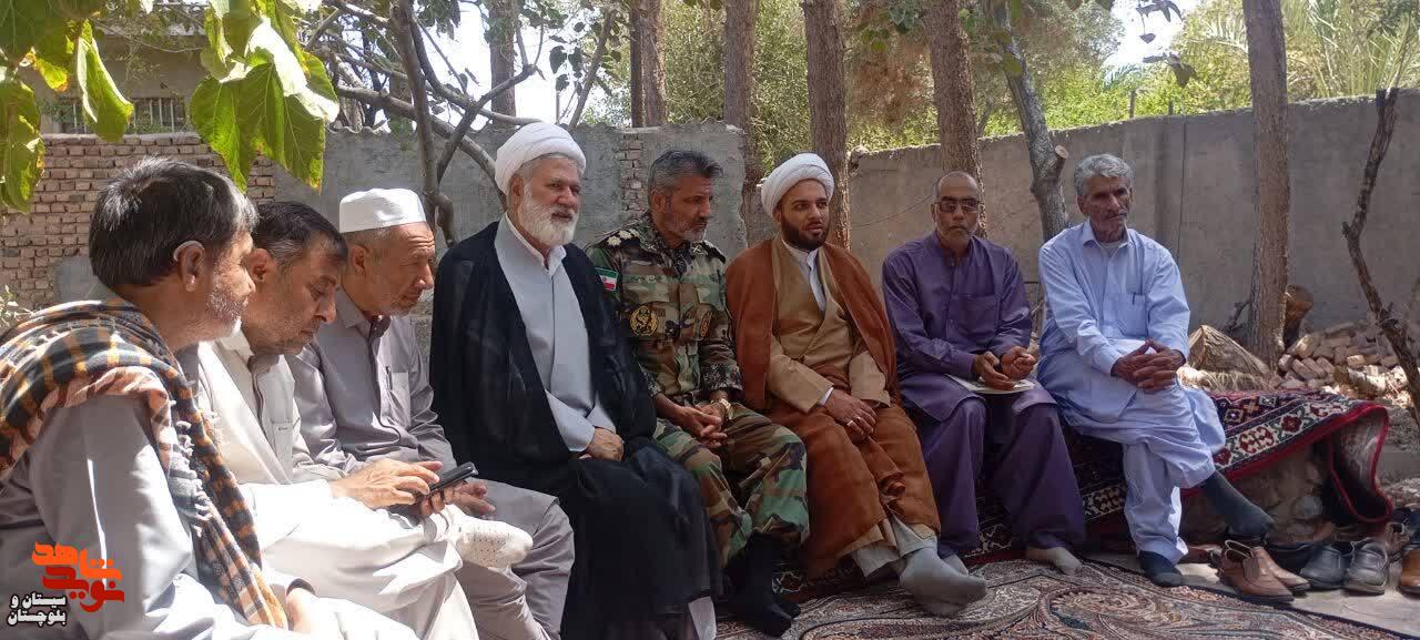 تجلیل از آزادگان سرافراز خاش با حضور مسئولان نظامی و اجرایی تجلیل از آزادگان سرافراز خاش با حضور مسئولان نظامی و اجرایی
