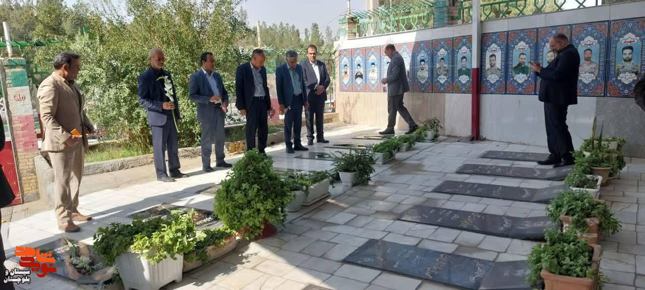 تجدید میثاق مدیران دستگاههای تابعه وزارت تعاون، کار و رفاه اجتماعی با آرمانهای شهدا در زاهدان تجدید میثاق مدیران دستگاههای تابعه وزارت تعاون، کار و رفاه اجتماعی با آرمانهای شهدا در زاهدان