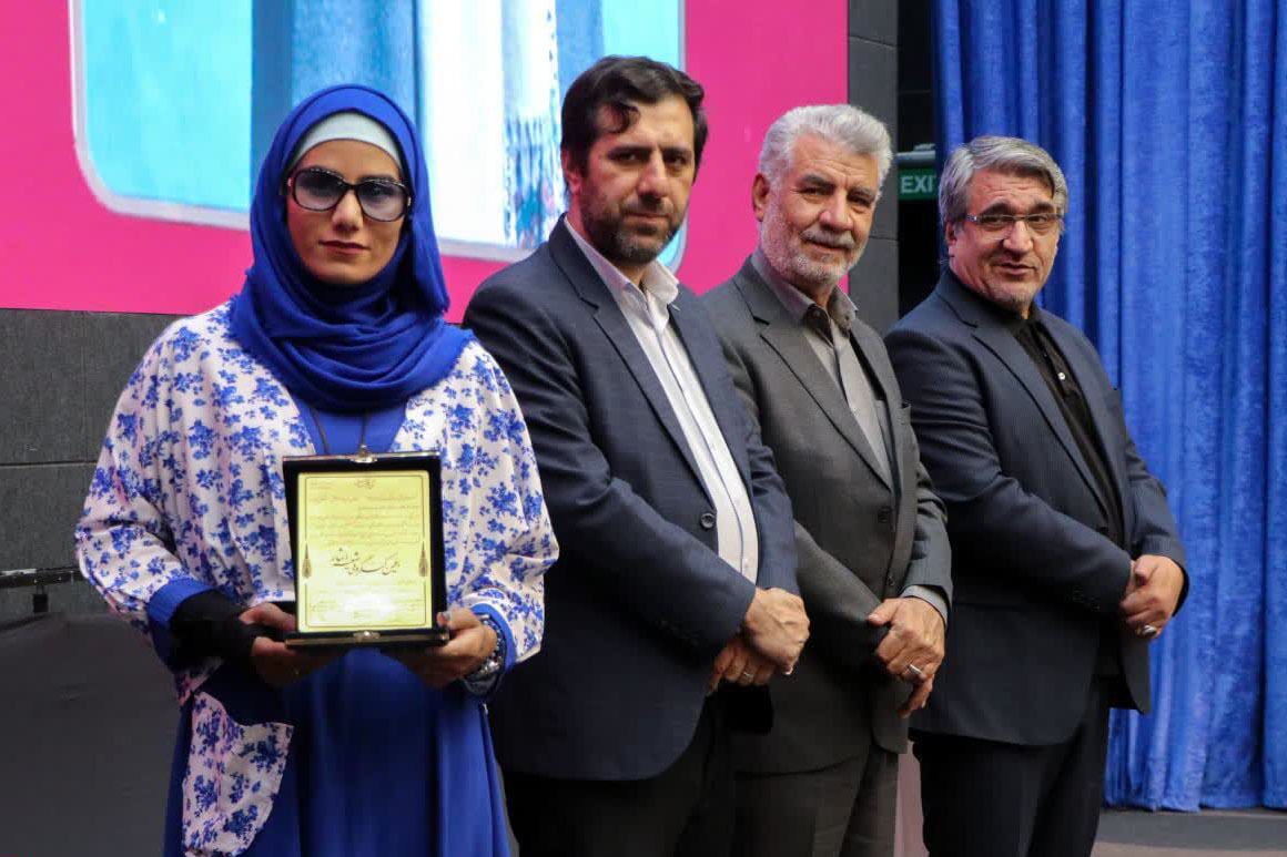 درخشش شاعر گیلانی در دهمین کنگره ملی شعر ایثار درخشش شاعر گیلانی در دهمین کنگره ملی شعر ایثار