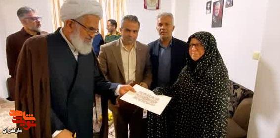 حضور امام جمعه قائمشهر در دیدار با خانوادههای معظم شهدا به مناسبت سالروز اقامه نخستین نماز جمعه پس از انقلاب اسلامی در قائم شهر حضور امام جمعه قائمشهر در دیدار با خانوادههای معظم شهدا به مناسبت سالروز اقامه نخستین نماز جمعه پس از انقلاب اسلامی در قائم شهر