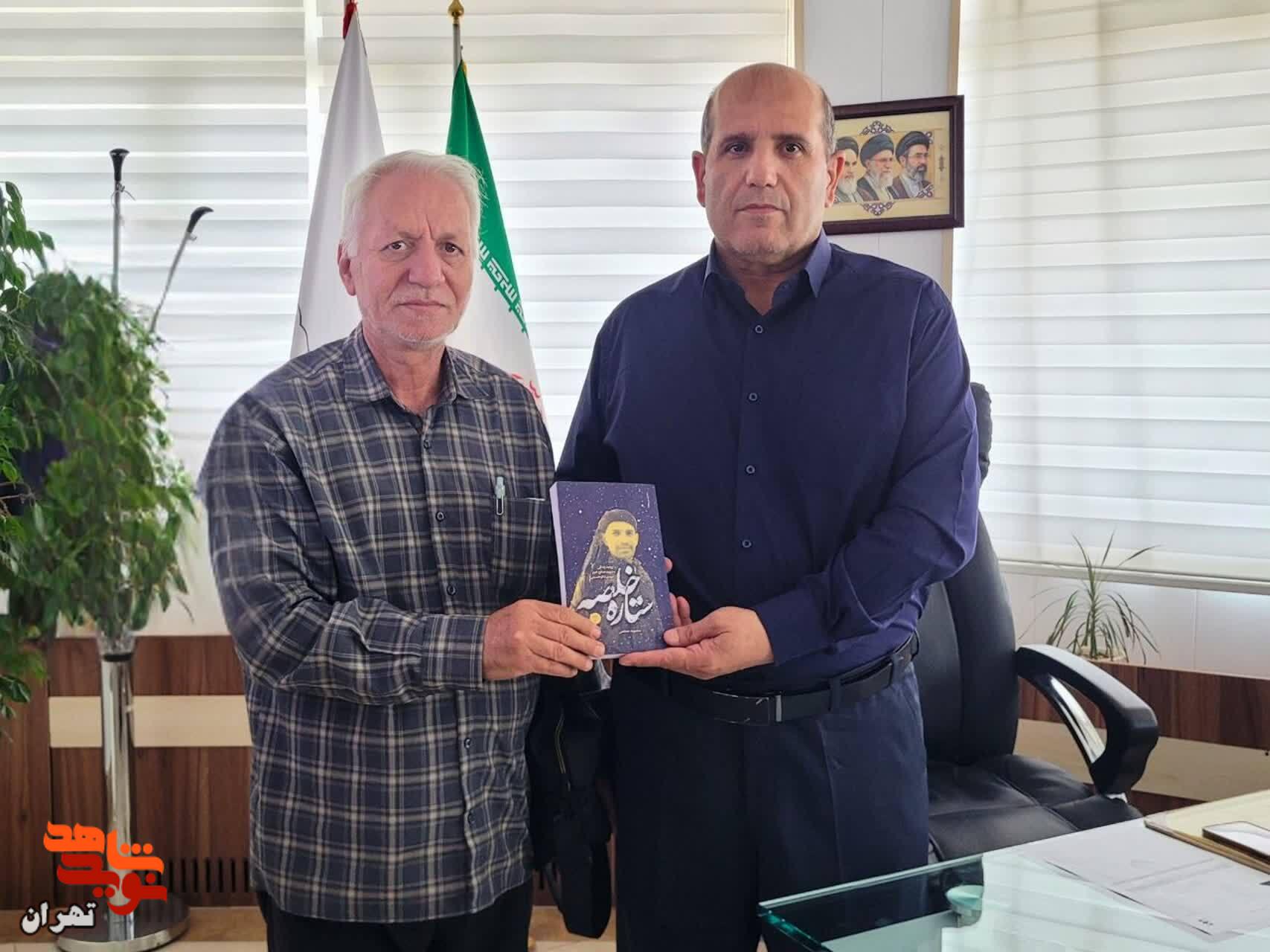 دیدار پدر شهید مدافع حرم «مهدی ذاکرحسینی» با مدیرکل بنیاد شهید تهران بزرگ دیدار پدر شهید مدافع حرم «مهدی ذاکرحسینی» با مدیرکل بنیاد شهید تهران بزرگ