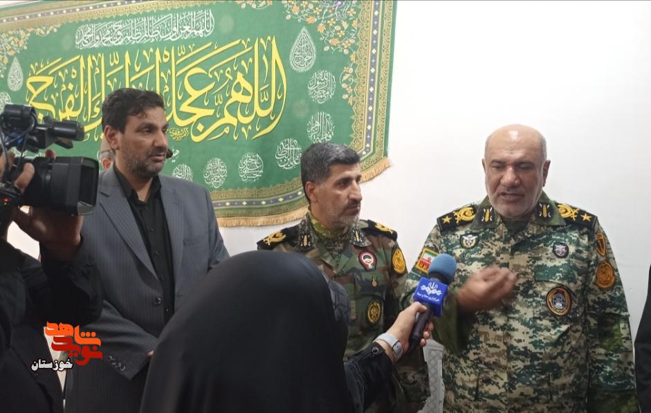 دیدار جانشین فرمانده نزاجا با خانواده‌های شهید «مهدی چراغپور» و «حامد شریفی» در اهواز