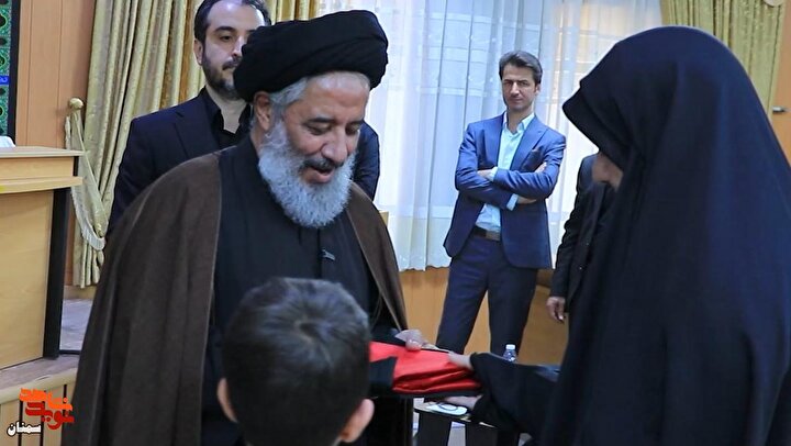 کلیپ/ آیین تجلیل از خانواد‌های معزز شهدای جنگ رمضان در سمنان