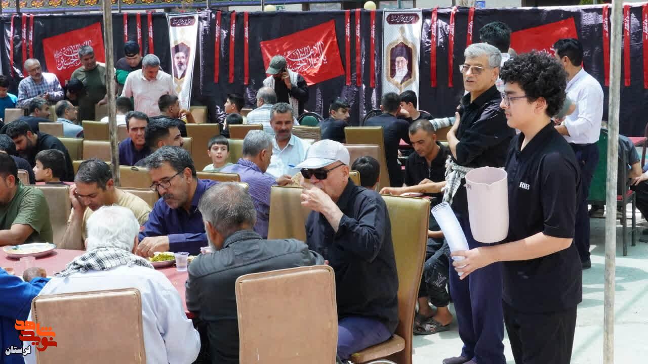 استمرار خدمت رسانی بی وقفه به زوار در موکب صاحب الزمان «عج» استمرار خدمت رسانی بی وقفه به زوار در موکب صاحب الزمان «عج»