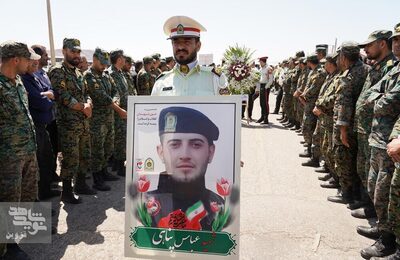 «مامان، الان به نیرو احتیاج دارند؛ باید بروم»/ روایت مادر شهید «عباس پناهی»، از پسری که برای پایان خدمت رفت و با شهادت بازگشت «مامان، الان به نیرو احتیاج دارند؛ باید بروم»/ روایت مادر شهید «عباس پناهی»، از پسری که برای پایان خدمت رفت و با شهادت بازگشت
