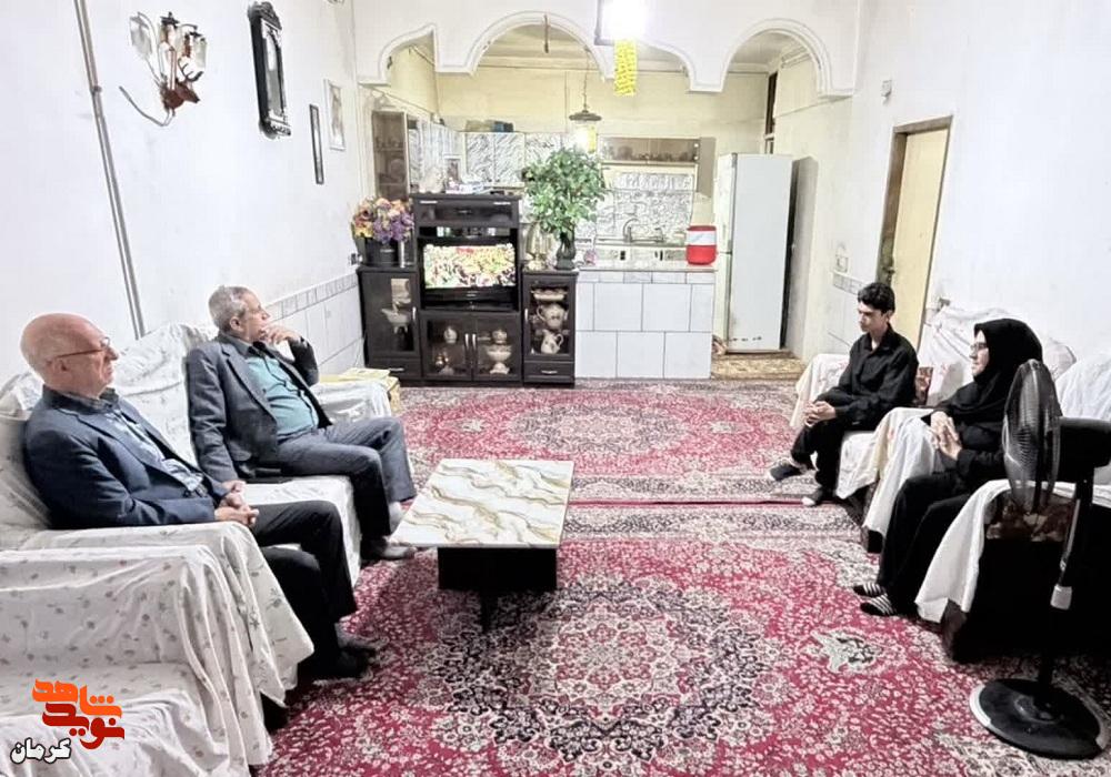 دیدار مدیرکل بنیاد شهید کرمان با خانوادههای شهدا و ایثارگران دیدار مدیرکل بنیاد شهید کرمان با خانوادههای شهدا و ایثارگران
