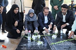 ادای احترام سخنگوی دولت به مقام شامخ شهدای گمنام شهرستان ملکشاهی