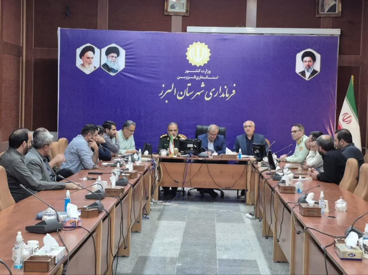 برگزاری جلسه هماهنگی مراسم استقبال از خلبان شهید حسین مهدویان در شهرستان البرز برگزاری جلسه هماهنگی مراسم استقبال از خلبان شهید حسین مهدویان در شهرستان البرز