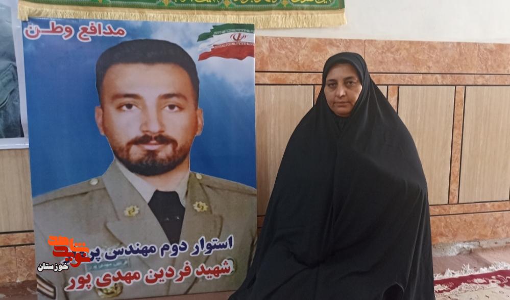 پسری که تکیهگاه خانواده بود؛ روایت مادر شهید «فردین مهدی پور» پسری که تکیهگاه خانواده بود؛ روایت مادر شهید «فردین مهدی پور»