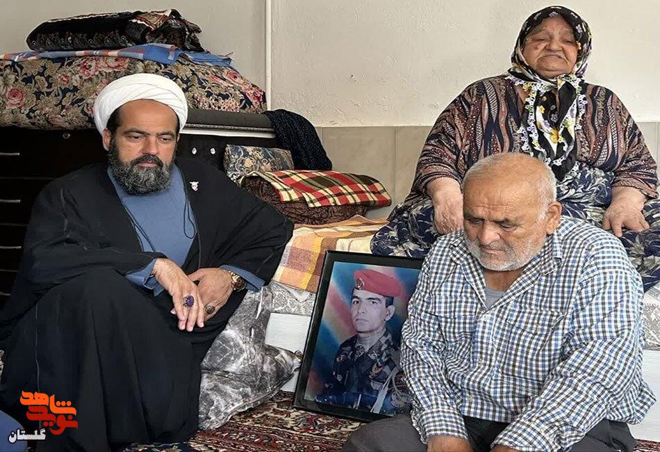 دیدار مدیرکل بنیاد شهید گلستان با والدین معظم شهید «علی تاجیک نودیجه» دیدار مدیرکل بنیاد شهید گلستان با والدین معظم شهید «علی تاجیک نودیجه»