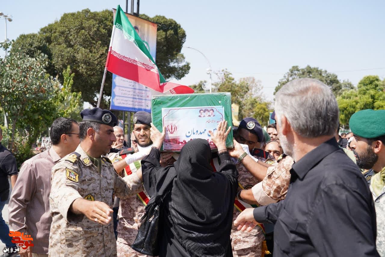 قزوین دوباره به احترام شهید به خیابان آمد؛ از امامزاده حسین(ع) تا گلزار شهدا قزوین دوباره به احترام شهید به خیابان آمد؛ از امامزاده حسین(ع) تا گلزار شهدا